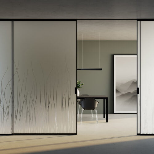 divisória com vidro opaco e padrões de capim incolor do vidro